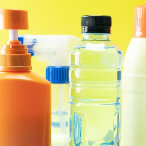 RECATUR: quan el plàstic dels hotels es transforma en mobiliari sostenible i oportunitats socials